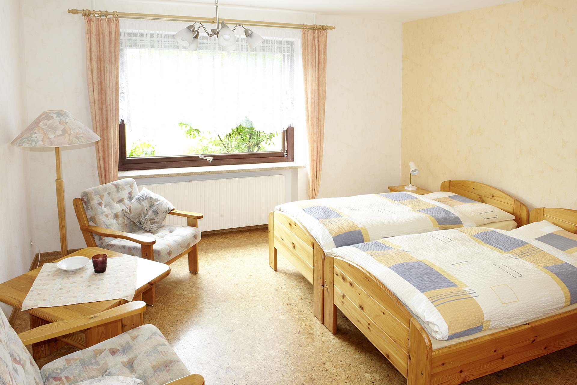 Bodenbelag - helles Schlafzimmer mit Korkboden